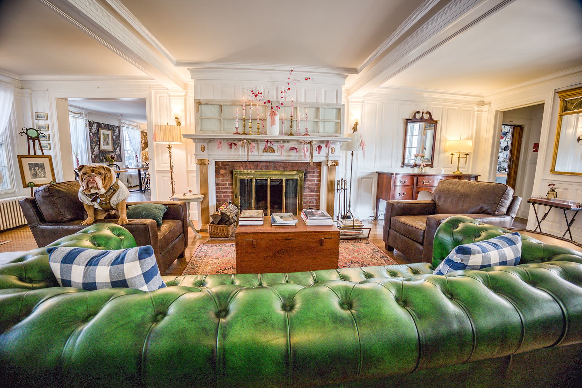 living room at the Stockbridge Inn, pet friendly hotel in the Berkshires